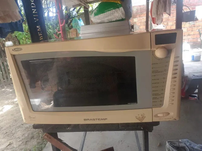 Microondas semi novo