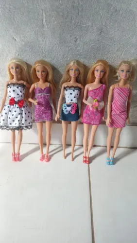 Lote de bonecas Barbies