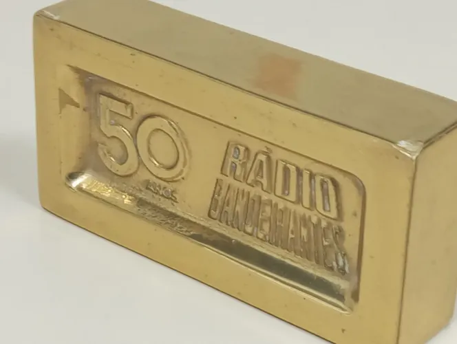 Item comemorativo Rádio Bandeirantes 
