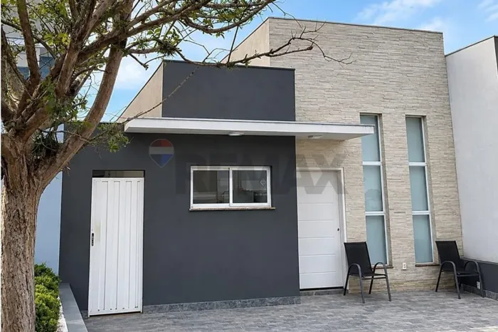 Casa à Venda no Horto Florestal 3 3 Dormitórios, Suíte, Piscina e Área Gourmet em Sorocab