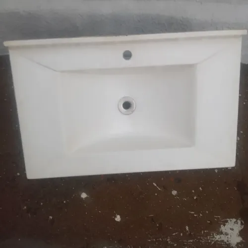 Vendo uma pia para banheiro ou lavanderia