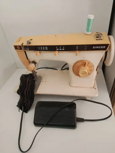 Máquina de costura Singer