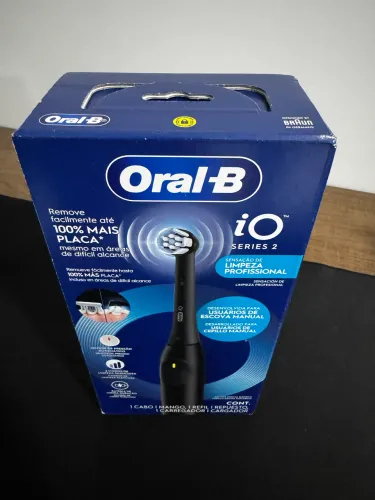 ORAL-B Escova de Dente Elétrica i02 