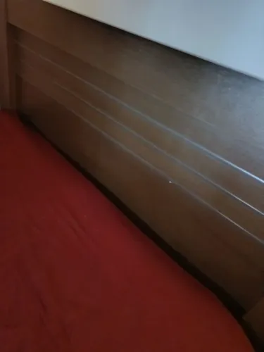 Vendo Cama de casal de Madeira primeira qualidade.