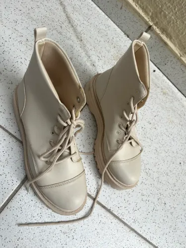 Coturno branco