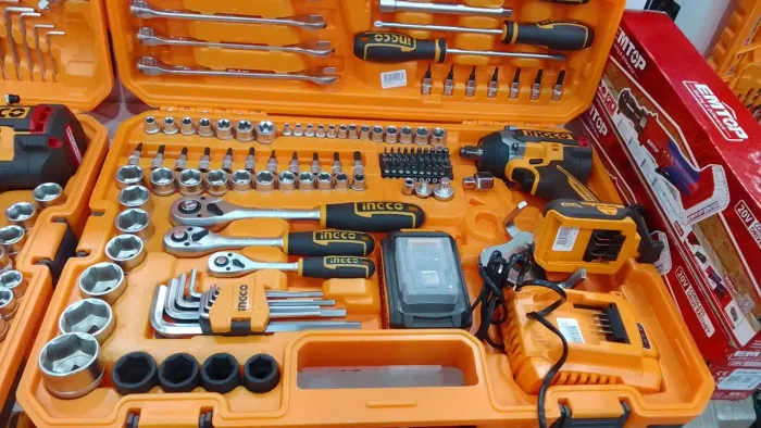 Kit de ferramentas com 126 peças e 1 chave de impacto 1350 Nm
