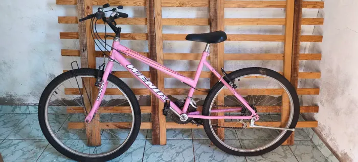 Bicicleta rosa aro 26 18 marchas