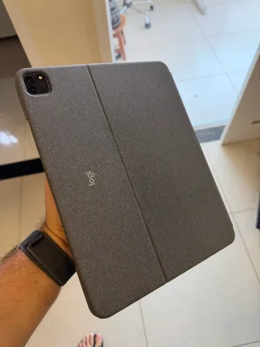 iPad Pro 12.9 M2 256gb + Logitech Combo Touch