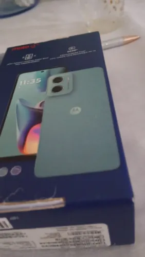 Vendo. Um. Celular