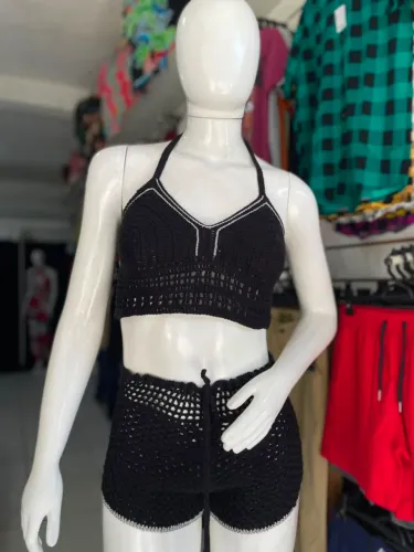 Conjunto de Crochê short e cropped artesanal preto