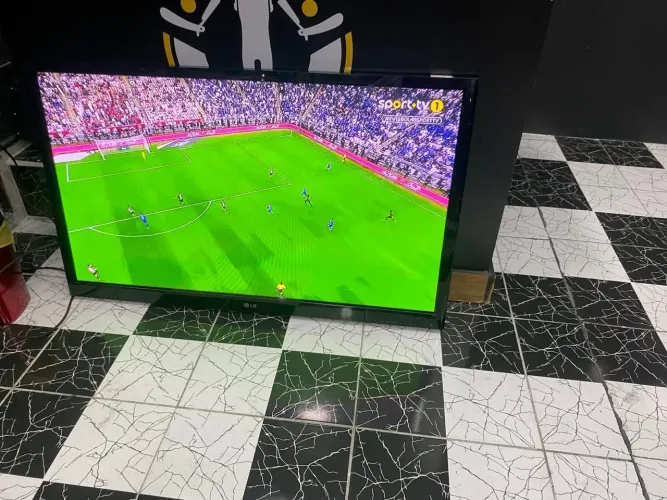 Vendo tv LG 55 polegadas obs não é Smartv