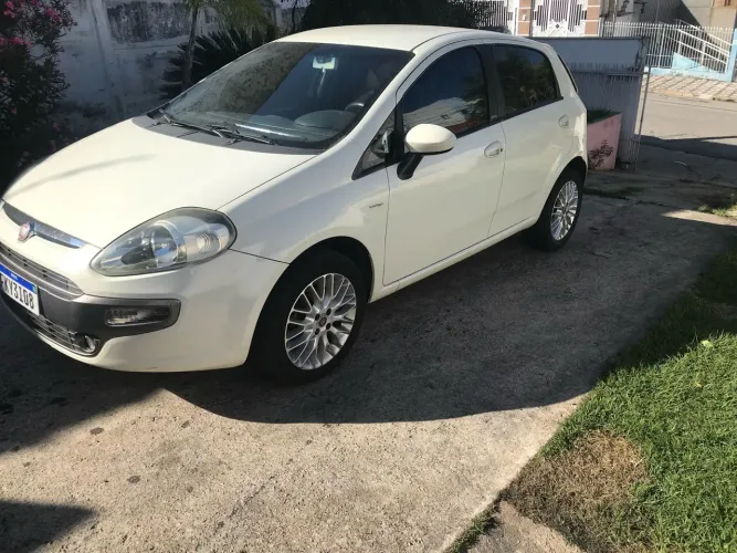Fiat Punto Essence 1.6 Flex 16V 5P 2013