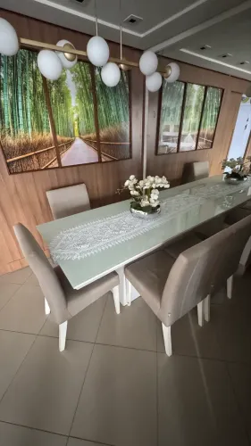 Mesa com 4 cadeiras