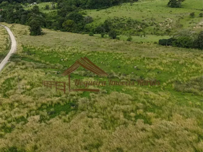 Área com 23.420 m² na região de Porangaba-SP