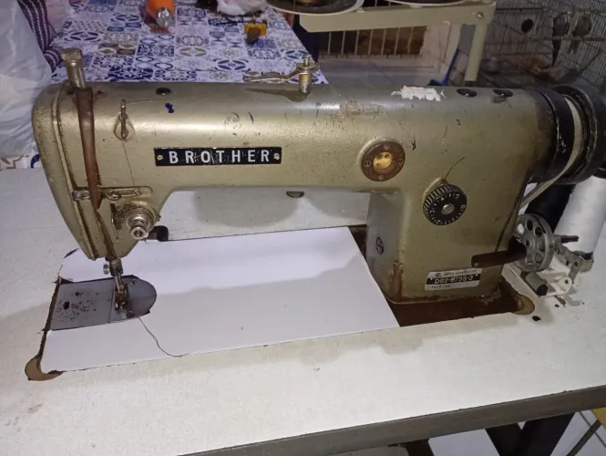 Maquina de Costura Brother.