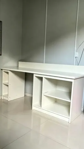 Mesa para Computador/Escritório - Bem Conservada!