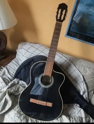 Violão Takamine