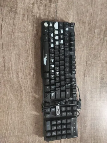 Teclado usado