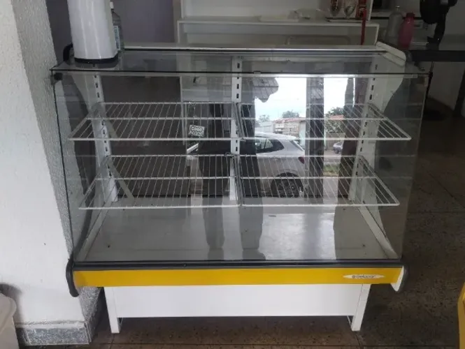 BALCÃO EXPOSITOR SECO PARA QUITANDAS