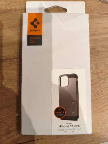 Capa SPIGEN Iphone 16 pro