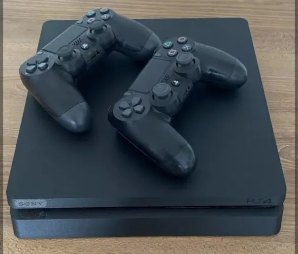 Ps4 slim 1Tb + 2 controles