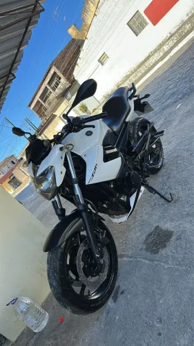 Moto yamaha xj6 600cc
