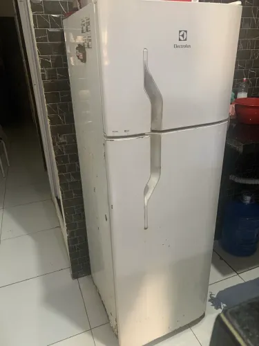 Vende-se Geladeira