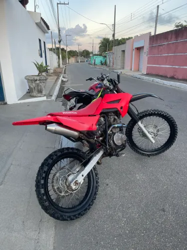 xr-240-Roupa da CRF