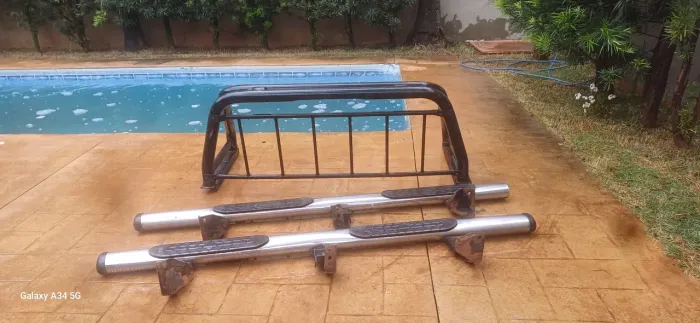 Estribos e santo Antônio original para camionete em ótimo estado de conservação 
