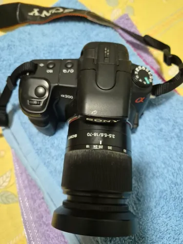 Câmera fotográfica Sony a 200 com lente 18/70