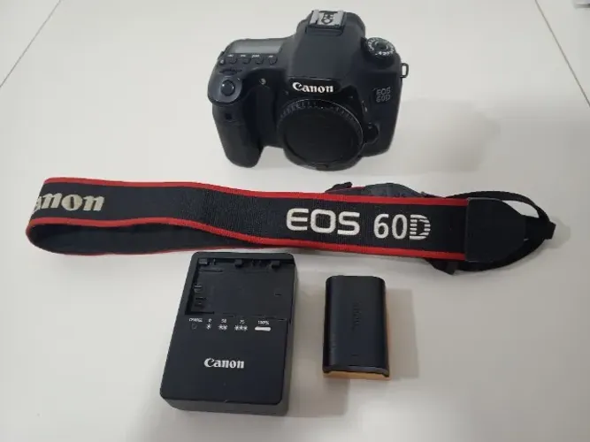 2 câmeras Canon (60D e 6D) + acessórios