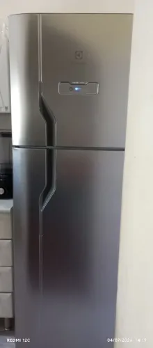 A Geladeira Frost Free 371 Litros Electrolux