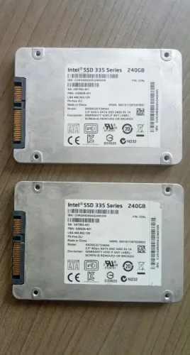 Kit 2 SSDs Intel 240GB Sata 3 (Saúde 78% e 79%)