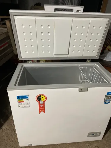 Vendo frizer super conservado 