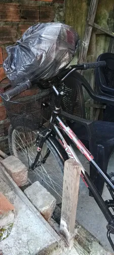 VENDE-SE UMA BICICLETA NOVA
