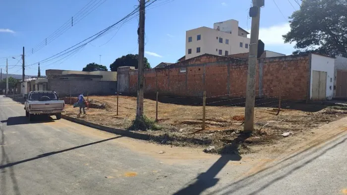 TERRENO DE ESQUINA 300m² - ALTEROSA / MARACANÃ -