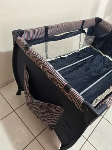 Berço cercadinho desmontável