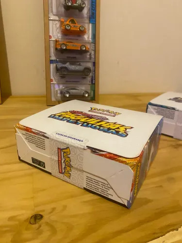 Booster Box Fagulhas Impetuosas Lacrada