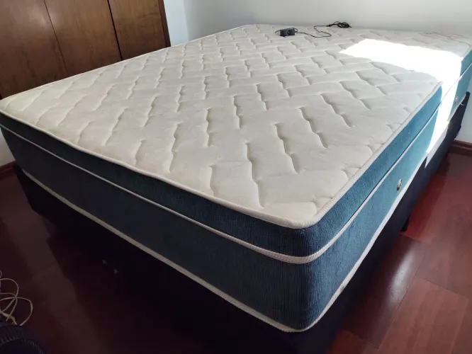 Cama Queen( Colchão com funções de massagem)