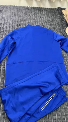 Blusão e calça veste até o G