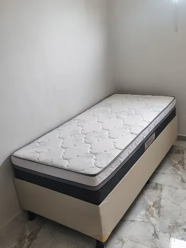 Cama de solteiro box com molas ensacadas