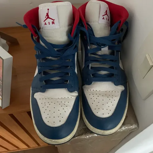 Tênis Jordan 1 - Mid Importado