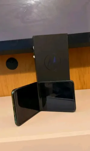 Vendo Motorola RAZR 60 lacrado na caixa