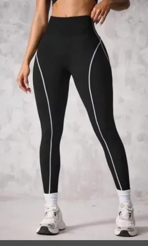 Legging canelada premium,inspiração Alo R$75