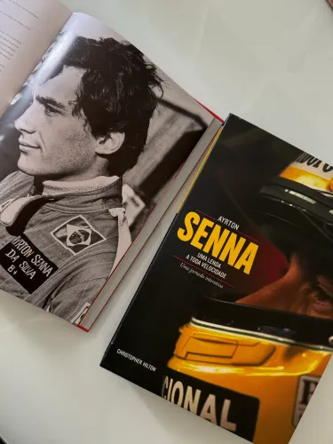 Livro Ayrton Sena - Uma lenda a toda velocidade