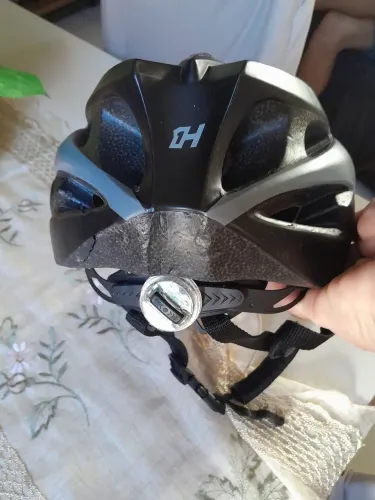 Capacete para bicicleta c/ sinalizador.