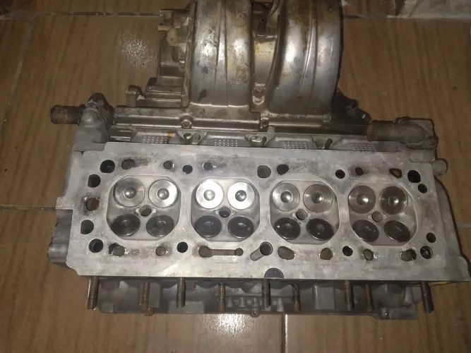 Cabeçote coletor de admissão stilo 1.8 16v 