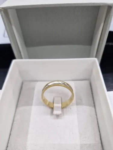 Aliança Ouro 18k + Ouro Branco 4,5g - Sem Gravação, Semi Nova, com Caixa