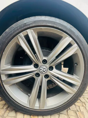 4 Rodas aro 18 modelo tiguan com pneus novos