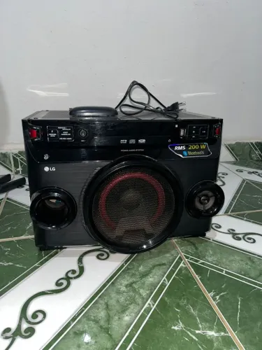 Caixa de Som LG XBoom Bluetooth RMS 200W